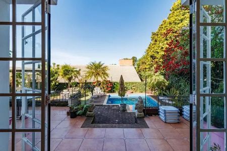 Área externa de casa de condomínio para alugar com 5 quartos, 375m² em Morada dos Pinheiros (Aldeia da Serra), Barueri