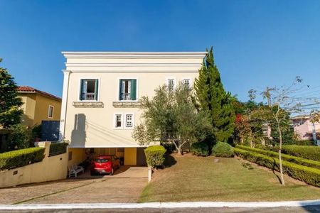 Casa de condomínio à venda com 375m², 5 quartos e 4 vagas Casa de condomínio à venda com 375m², 5 quartos e 4 vagasFachada