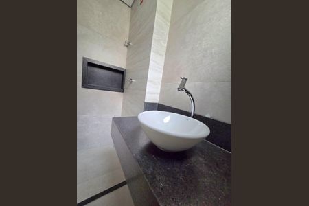 Banheiro Social de apartamento à venda com 3 quartos, 82m² em Padre Eustáquio, Belo Horizonte