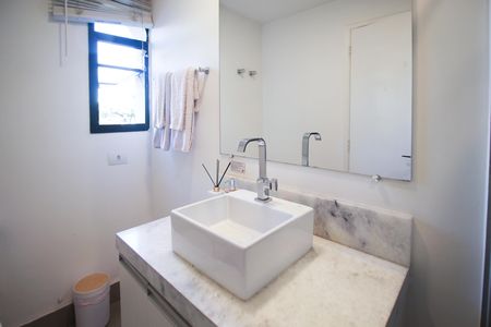 Banheiro de apartamento à venda com 1 quarto, 35m² em Chácara Itaim, São Paulo