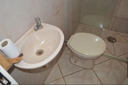 Banheiro de serviço de apartamento para alugar com 3 quartos, 133m² em Vila Seixas, Ribeirão Preto