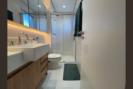 Banheiro de apartamento à venda com 3 quartos, 104m² em Vila Andrade, São Paulo