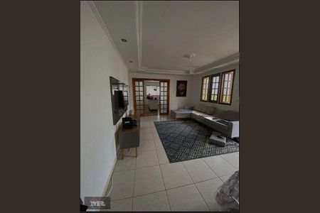 Casa à venda com 6 quartos, 125m² em Vila Carmosina, São Paulo