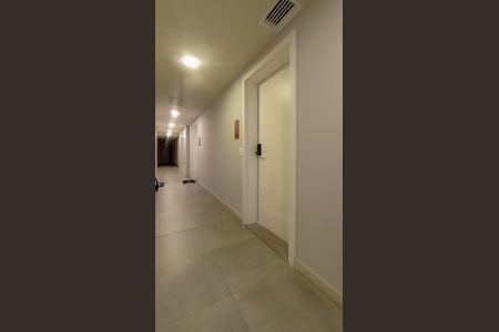Studio para alugar com 25m², 1 quarto e sem vaga Studio para alugar com 25m², 1 quarto e sem vagaPorta do imóvel