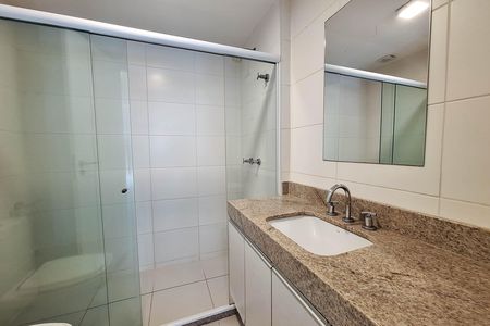 Apartamento para alugar com 120m², 3 quartos e 2 vagas Apartamento para alugar com 120m², 3 quartos e 2 vagasBanheiro da Suíte 1