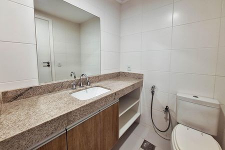 Apartamento para alugar com 120m², 3 quartos e 2 vagas Apartamento para alugar com 120m², 3 quartos e 2 vagasBanheiro Social