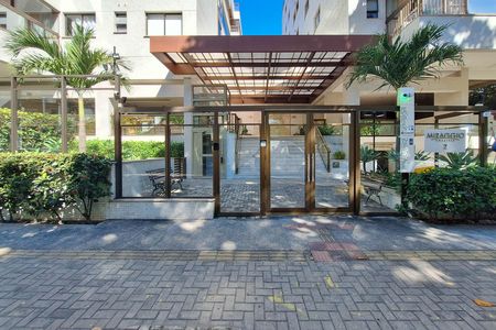 Apartamento para alugar com 120m², 3 quartos e 2 vagas Apartamento para alugar com 120m², 3 quartos e 2 vagasFachada