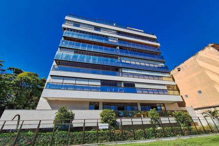 Apartamento para alugar com 120m², 3 quartos e 2 vagas Apartamento para alugar com 120m², 3 quartos e 2 vagasFachada