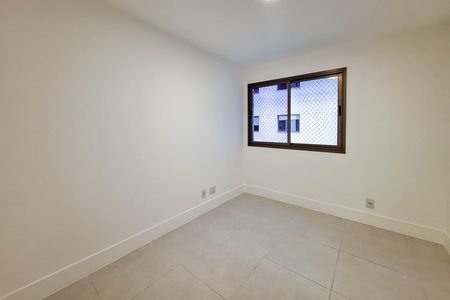 Quarto 1 de apartamento para alugar com 3 quartos, 120m² em Charitas, Niterói