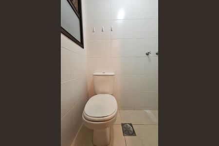 Apartamento para alugar com 120m², 3 quartos e 2 vagas Apartamento para alugar com 120m², 3 quartos e 2 vagasBanheiro de serviço