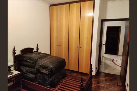 Casa à venda com 3 quartos, 180m² em Bosque da Saúde, São Paulo