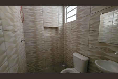Banheiro de kitnet/studio para alugar com 1 quarto, 42m² em Jardim Aracare, Itaquaquecetuba