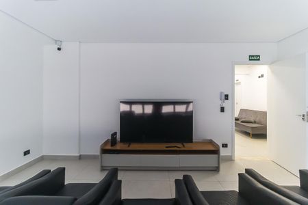 Cinema de apartamento para alugar com 2 quartos, 66m² em Biritiba, Poá