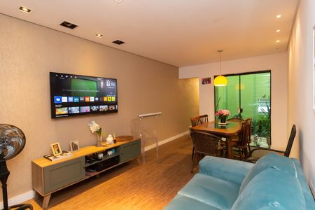 Casa à venda com 3 quartos, 105m² em Cidade Antônio Estêvão de Carvalho, São Paulo