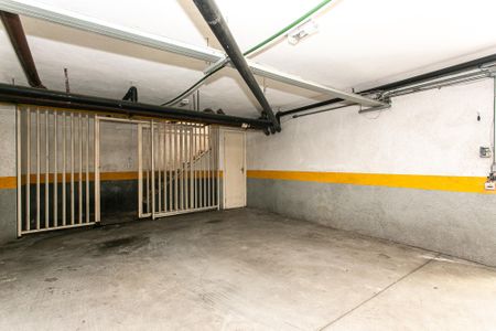 Garagem de casa de condomínio para alugar com 2 quartos, 67m² em Chácara Seis de Outubro, São Paulo