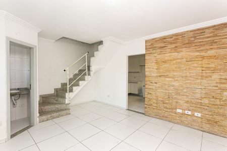 Sala de casa de condomínio para alugar com 2 quartos, 67m² em Chácara Seis de Outubro, São Paulo