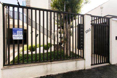 placa YWPD-1031 de casa de condomínio para alugar com 2 quartos, 67m² em Chácara Seis de Outubro, São Paulo