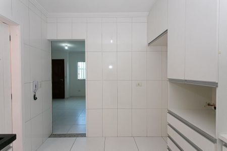 Cozinha de casa de condomínio para alugar com 2 quartos, 67m² em Chácara Seis de Outubro, São Paulo