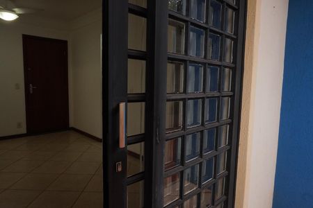 Quintal - Porta de apartamento para alugar com 1 quarto, 49m² em Jardim Gibertoni, São Carlos