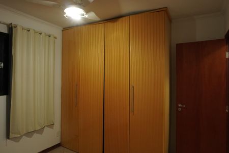 Quarto 1 - Armário de apartamento para alugar com 1 quarto, 49m² em Jardim Gibertoni, São Carlos