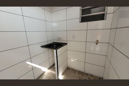 Área de Serviço de casa para alugar com 1 quarto, 42m² em Jardim Aracare, Itaquaquecetuba