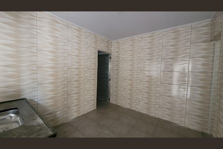 Sala/Cozinha de kitnet/studio para alugar com 1 quarto, 42m² em Jardim Aracare, Itaquaquecetuba