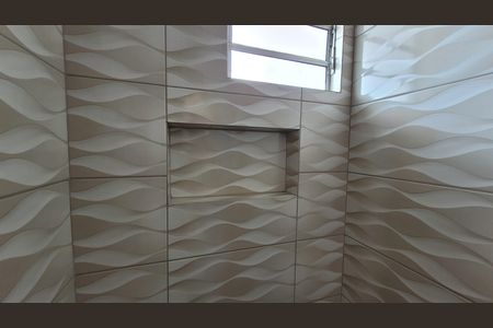 Banheiro de kitnet/studio para alugar com 1 quarto, 42m² em Jardim Aracare, Itaquaquecetuba