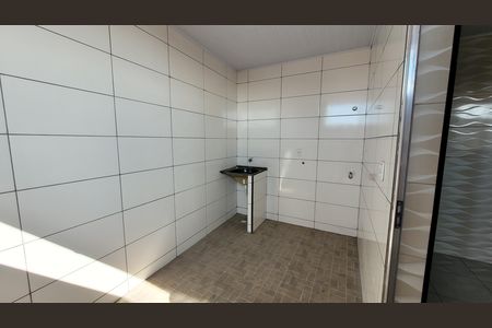 Área de Serviço de kitnet/studio para alugar com 1 quarto, 42m² em Jardim Aracare, Itaquaquecetuba