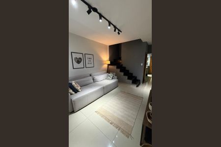 Casa à venda com 2 quartos, 90m² em Vila Carmosina, São Paulo
