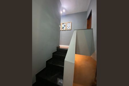 Corredor de casa à venda com 2 quartos, 90m² em Vila Carmosina, São Paulo