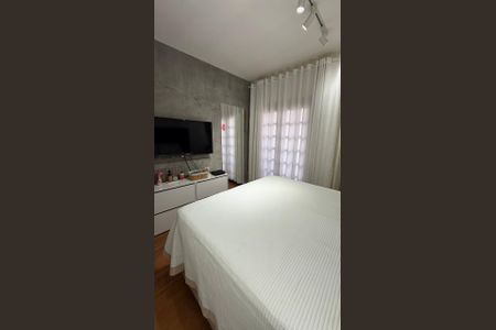 Quarto 2 de casa à venda com 2 quartos, 90m² em Vila Carmosina, São Paulo