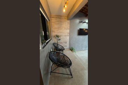 Varanda de casa à venda com 2 quartos, 90m² em Vila Carmosina, São Paulo