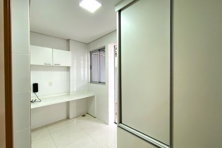 Apartamento à venda com 153m², 3 quartos e 2 vagas Apartamento à venda com 153m², 3 quartos e 2 vagasEscritório