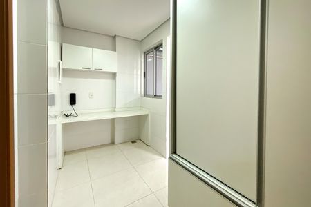 Apartamento à venda com 153m², 3 quartos e 2 vagas Apartamento à venda com 153m², 3 quartos e 2 vagasEscritório