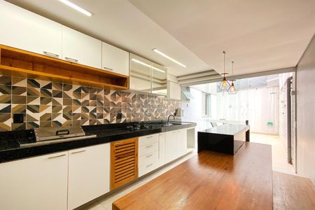 Apartamento à venda com 153m², 3 quartos e 2 vagas Apartamento à venda com 153m², 3 quartos e 2 vagasCozinha