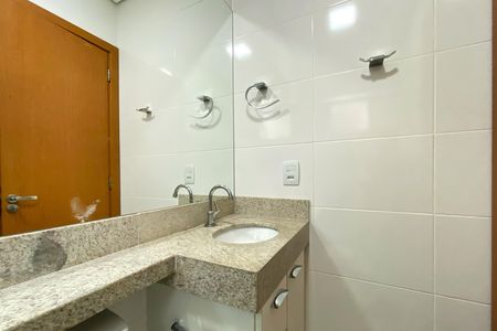 Apartamento à venda com 153m², 3 quartos e 2 vagas Apartamento à venda com 153m², 3 quartos e 2 vagasBanheiro da Suíte 1