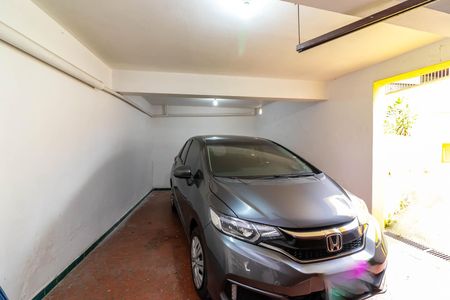 Garagem de casa à venda com 2 quartos, 162m² em Vila Ester (zona Norte), São Paulo