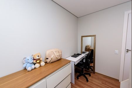 Quarto 2 de apartamento para alugar com 2 quartos, 46m² em Novo Riacho, Contagem