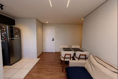 Sala de apartamento para alugar com 2 quartos, 46m² em Novo Riacho, Contagem