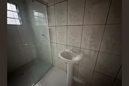 Banheiro de casa para alugar com 2 quartos, 50m² em Parque Imperial, Barueri