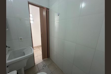 Banheiro de casa para alugar com 1 quarto, 25m² em Parque Sao Vicente, São Vicente