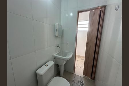 Banheiro de casa para alugar com 1 quarto, 25m² em Parque Sao Vicente, São Vicente