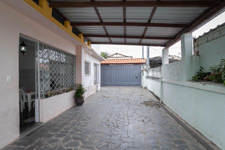 Garagem de casa à venda com 3 quartos, 280m² em Ouro Preto, Belo Horizonte