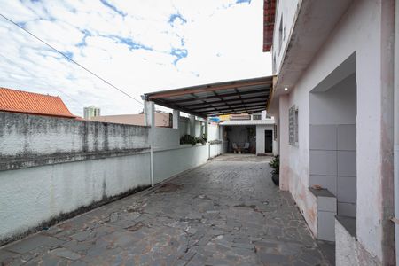 Garagem de casa à venda com 3 quartos, 280m² em Ouro Preto, Belo Horizonte