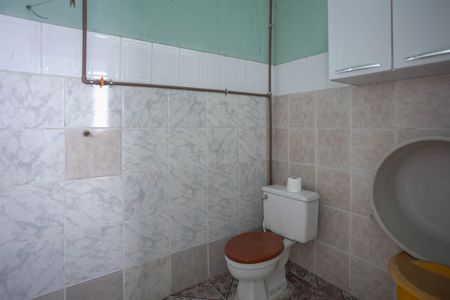 Banheiro de serviço de casa à venda com 3 quartos, 280m² em Ouro Preto, Belo Horizonte