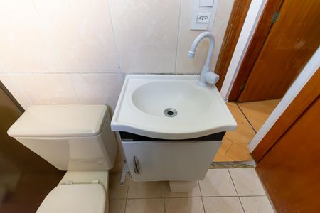 Banheiro de apartamento para alugar com 2 quartos, 56m² em Cidade Satelite Santa Barbara, São Paulo