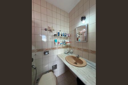 Banheiro social de apartamento para alugar com 3 quartos, 89m² em Sagrada Família, Belo Horizonte