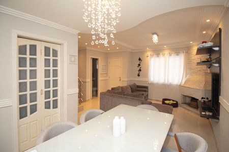 Casa de Condomínio para alugar com 5 quartos, 169m² em Vila Pedra Branca, São Paulo