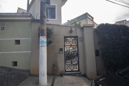Fachada  de casa de condomínio para alugar com 5 quartos, 169m² em Vila Pedra Branca, São Paulo