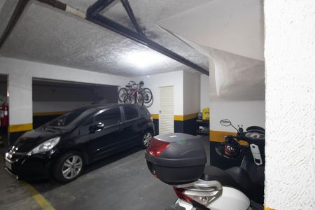 Garagem de casa de condomínio para alugar com 5 quartos, 169m² em Vila Pedra Branca, São Paulo